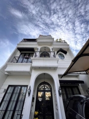 Dijual Rumah American Classic Di Condet Jakarta Timur Full Furnished